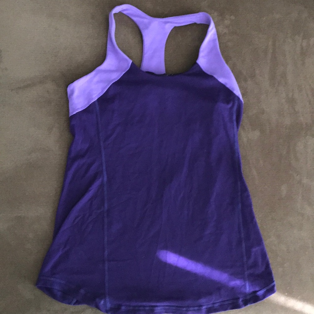 Lululemon racerback workout tank w/adjustable bra